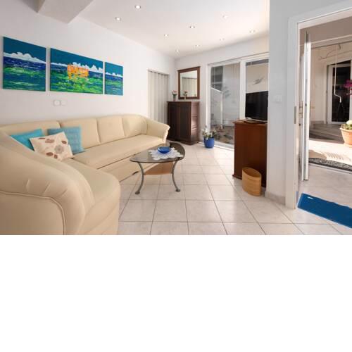 Apartments & Room Armanda