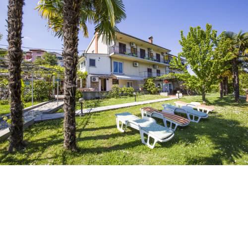 Apartments & Rooms Ribarić