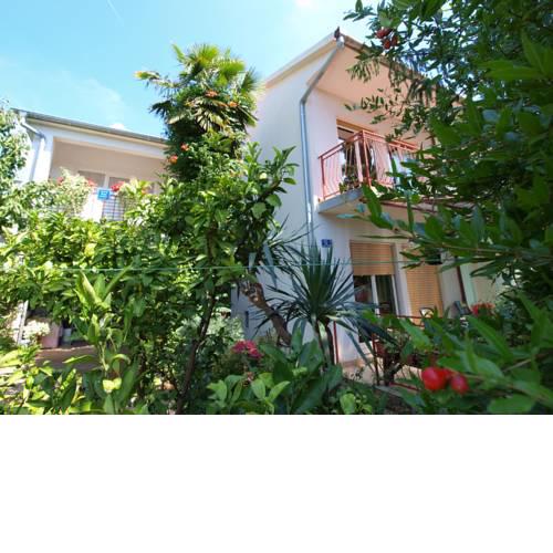 Apartments Roza 712