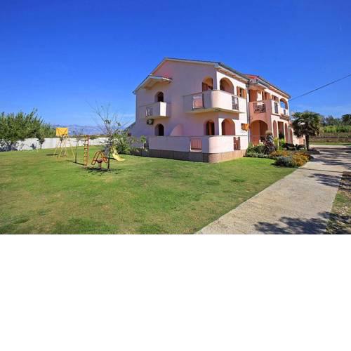 Beautiful apartments with balcony - Apartments Skoblara II