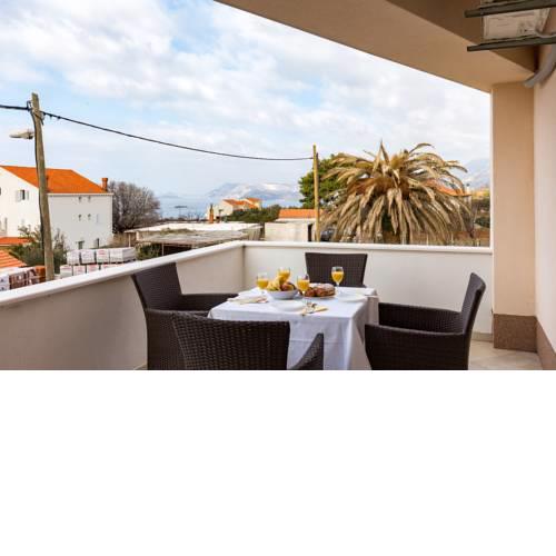 Apartments Šmanjak