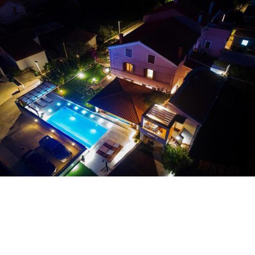 Apartments Sora - 80 m from sea