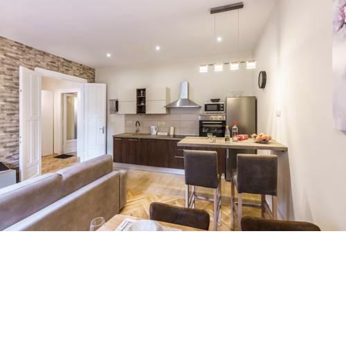 Apartments Goldoni & Stream with balcony