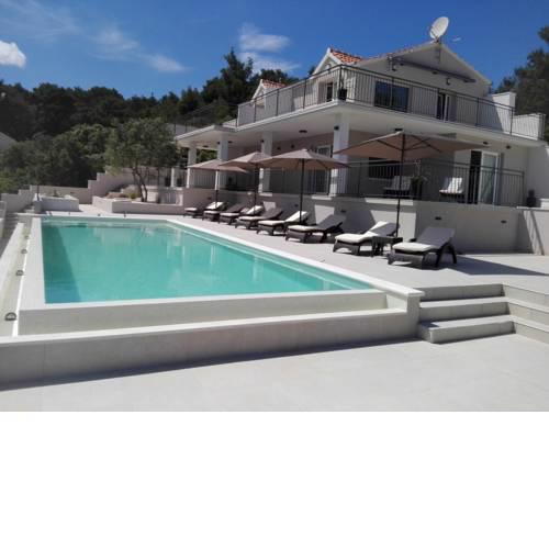 Apartments Sunny Hvar