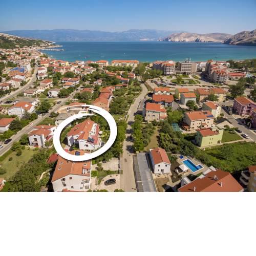 Apartments Tomasic with Balcony
