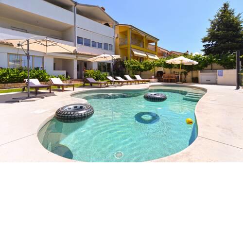 Apartments Valbandon with pool 31