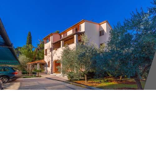 Apartments Valbandon