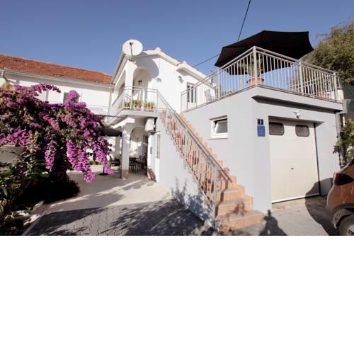 Apartments Vaska