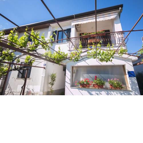 2 rooms app for 3 persons with 2 terraces near beach&town