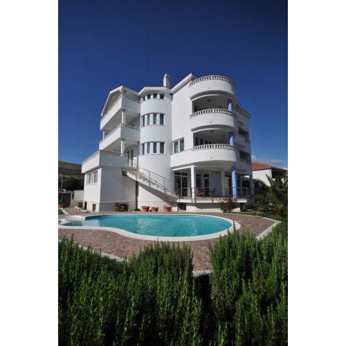 Apartments Villa Lida