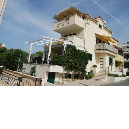Apartments Villa Lili Lovetovo