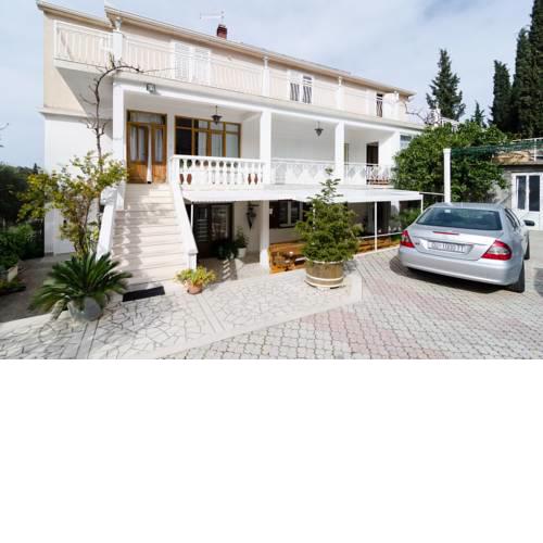 Apartments Villa Nikol