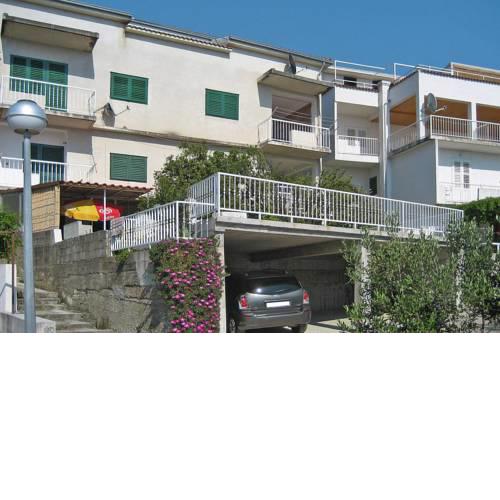 Apartments Villa Vesna Podgora - CDM05026-DYC