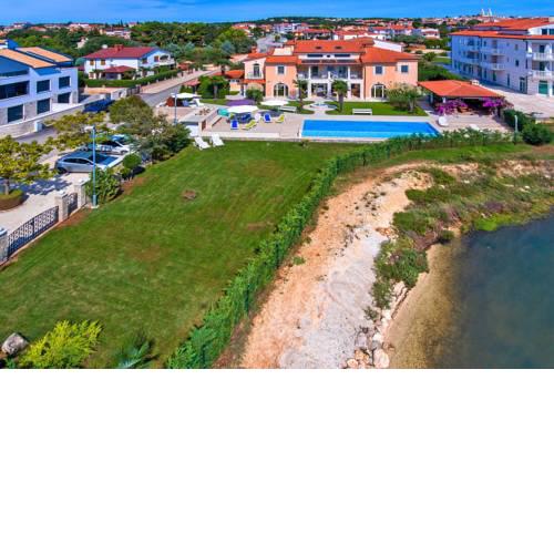 Apartments Villa Vizula Medulin - CIS021003-CYD