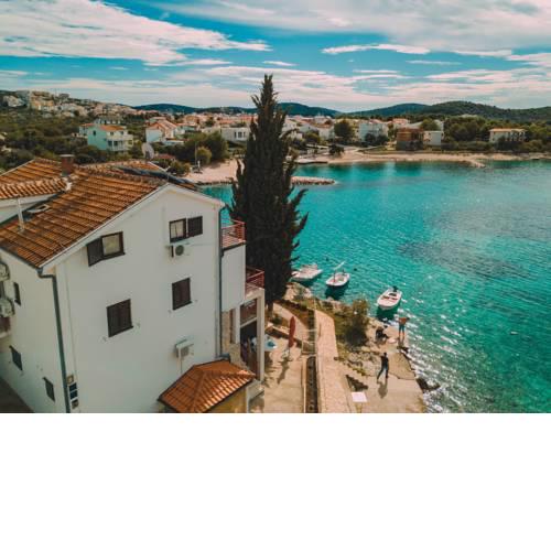 Apartments Villa Zrinka