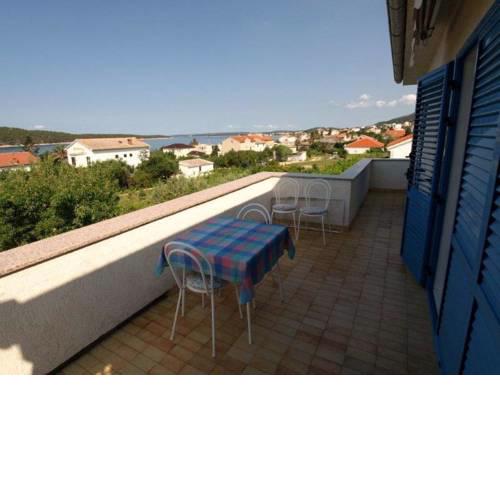 Apartments with a parking space Barbat, Rab - 16992