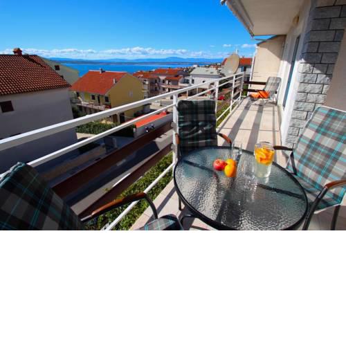 Apartments with a parking space Crikvenica - 5553
