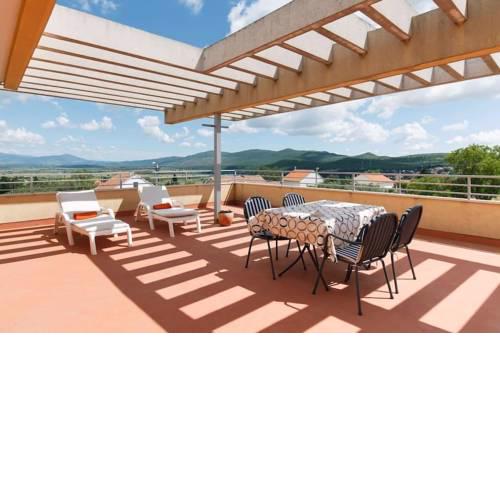 Apartments with a parking space Drnis, Zagora - 12769