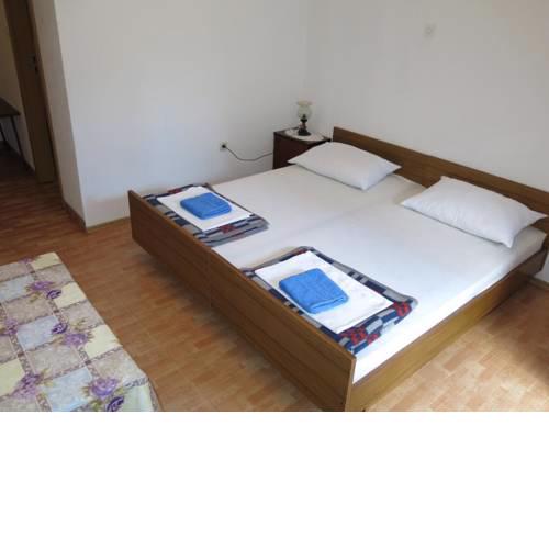 Apartments with a parking space Gradac, Makarska - 14708
