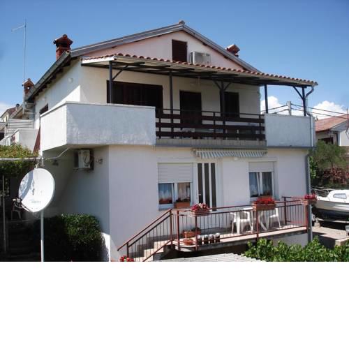 Apartments with a parking space Kornic, Krk - 17083