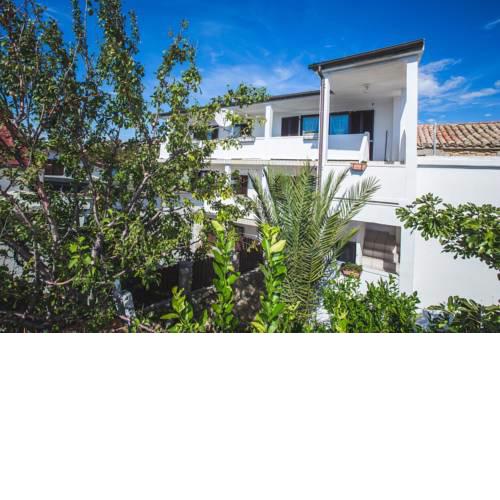 Apartments with a parking space Lopar, Rab - 12327
