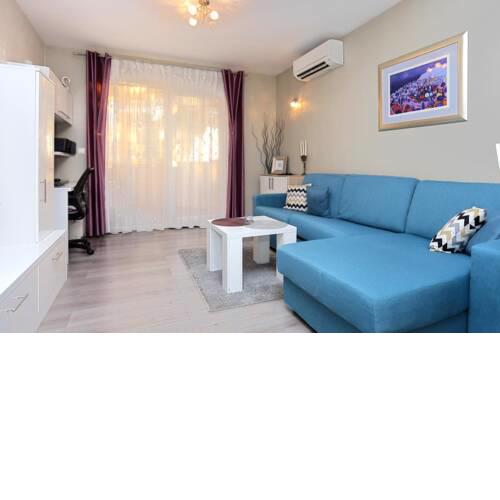 Apartments with a parking space Makarska - 18063