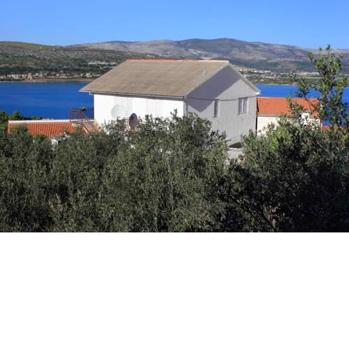 Apartments with a parking space Mastrinka, Ciovo - 9428