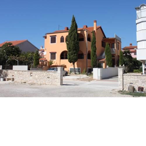 Apartments with a parking space Medulin - 7208