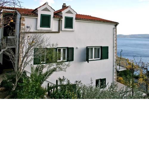 Apartments with a parking space Mimice, Omis - 4797