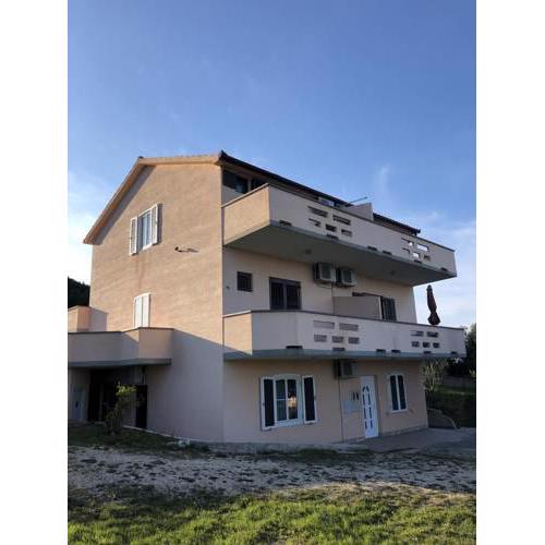 Apartments with a parking space Nevidjane, Pasman - 17135