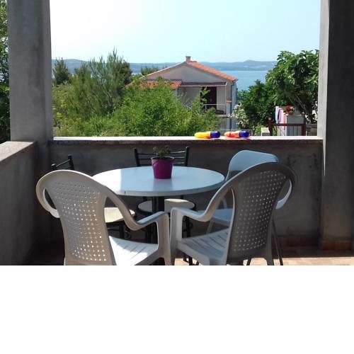 Apartments with a parking space Novigrad - 12572