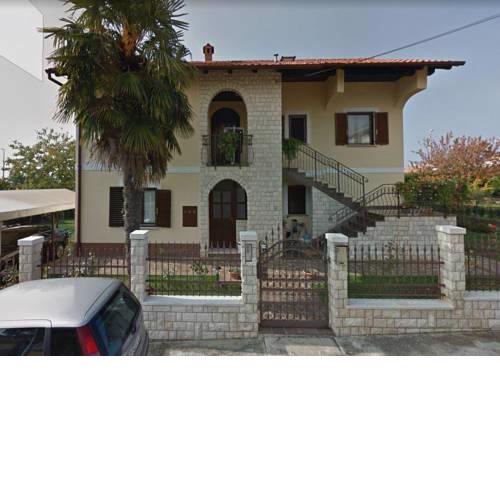 Apartments with a parking space Novigrad - 13840