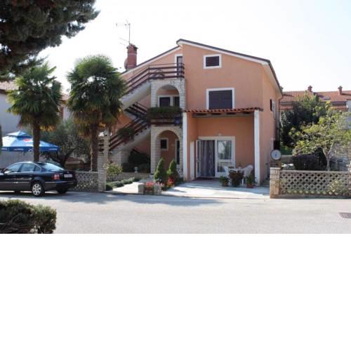 Apartments with a parking space Novigrad - 7135