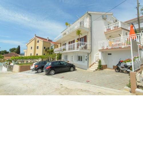 Apartments with a parking space Okrug Gornji, Ciovo - 12293