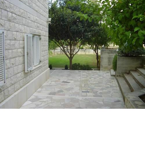 Apartments with a parking space Omis - 12194