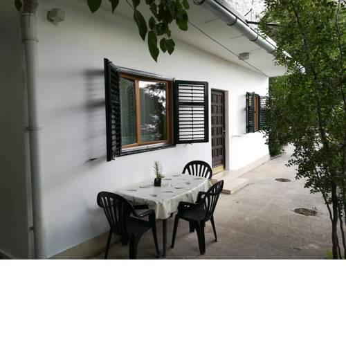 Apartments with a parking space Omis - 15830