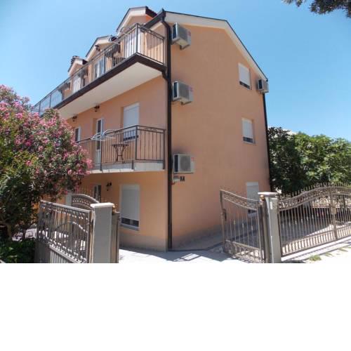 Apartments with a parking space Podaca, Makarska - 11748