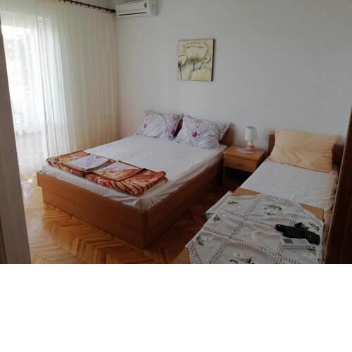 Apartments with a parking space Podgora, Makarska - 16591