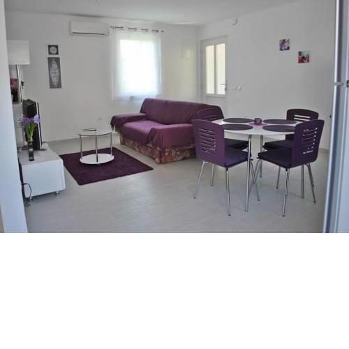Apartments with a parking space Podstrana, Split - 16051