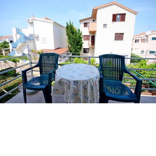 Apartments with a parking space Rogoznica - 17318
