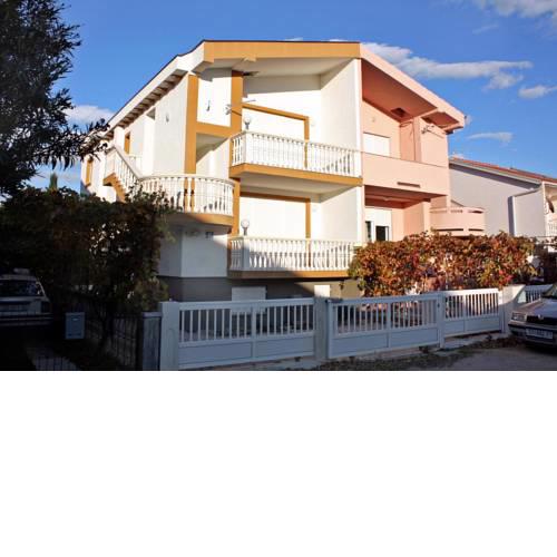 Apartments with a parking space Sabunike, Zadar - 5832