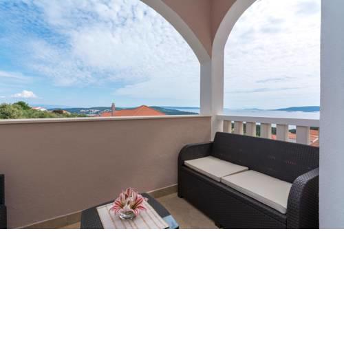 Apartments with a parking space Seget Vranjica, Trogir - 12499