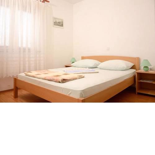 Apartments with a parking space Senj - 11520