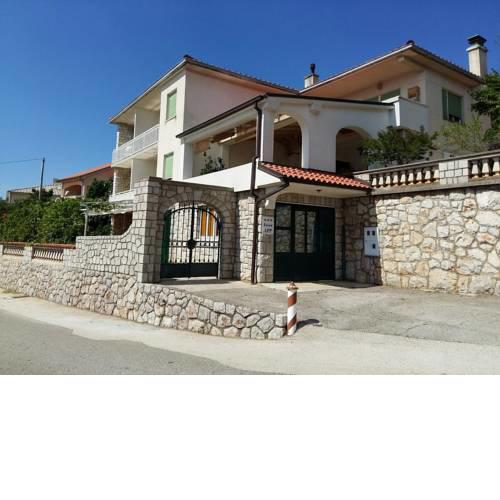 Apartments with a parking space Smokvica Krmpotska, Novi Vinodolski - 14906