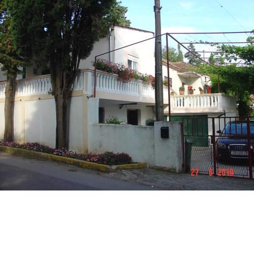 Apartments with a parking space Sveti Filip i Jakov, Biograd - 13225