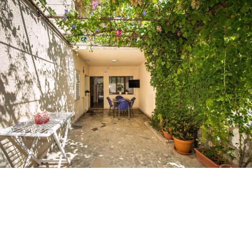 Apartments with a parking space Trpanj, Peljesac - 11545