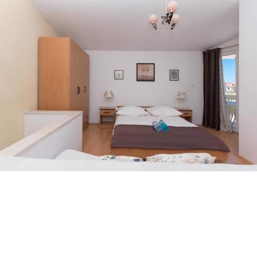 Apartments with a parking space Tucepi, Makarska - 6856