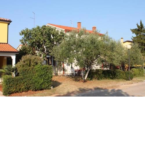 Apartments with a parking space Umag - 6994