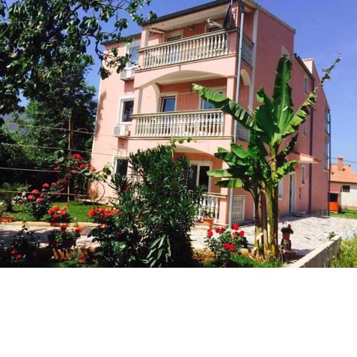 Apartments with a parking space Valbandon, Fazana - 13429