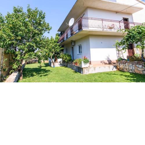 Apartments with a parking space Vrsine, Trogir - 16733